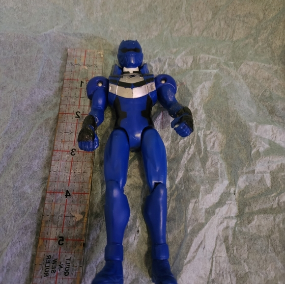 Power Ranger Action Figure eith Motorcycle - Picture 5 of 7